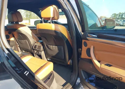 2011 BMW X6 xDrive35I z USA, uszkodzony, nr VIN 5UXFG2C56BLX07404